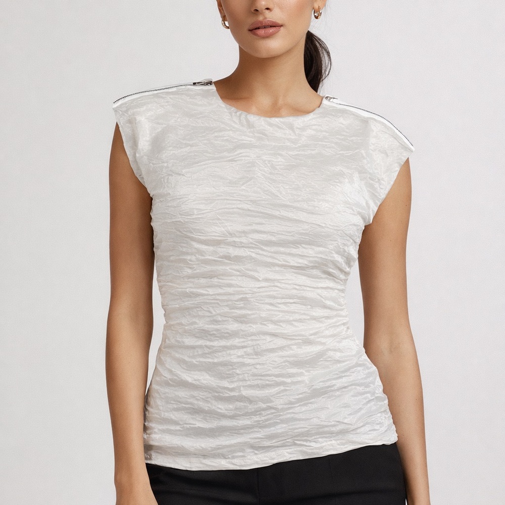Yigal Azrouël White Textured Top with Shoulder Zippers - Size 2